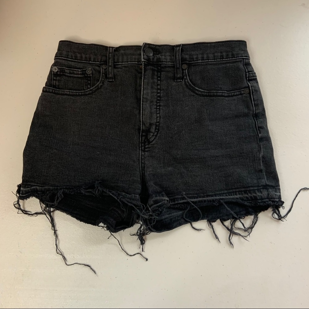 MADEWELL CLINT BLACK HIGH RISE RAW HEM SHORTS 27